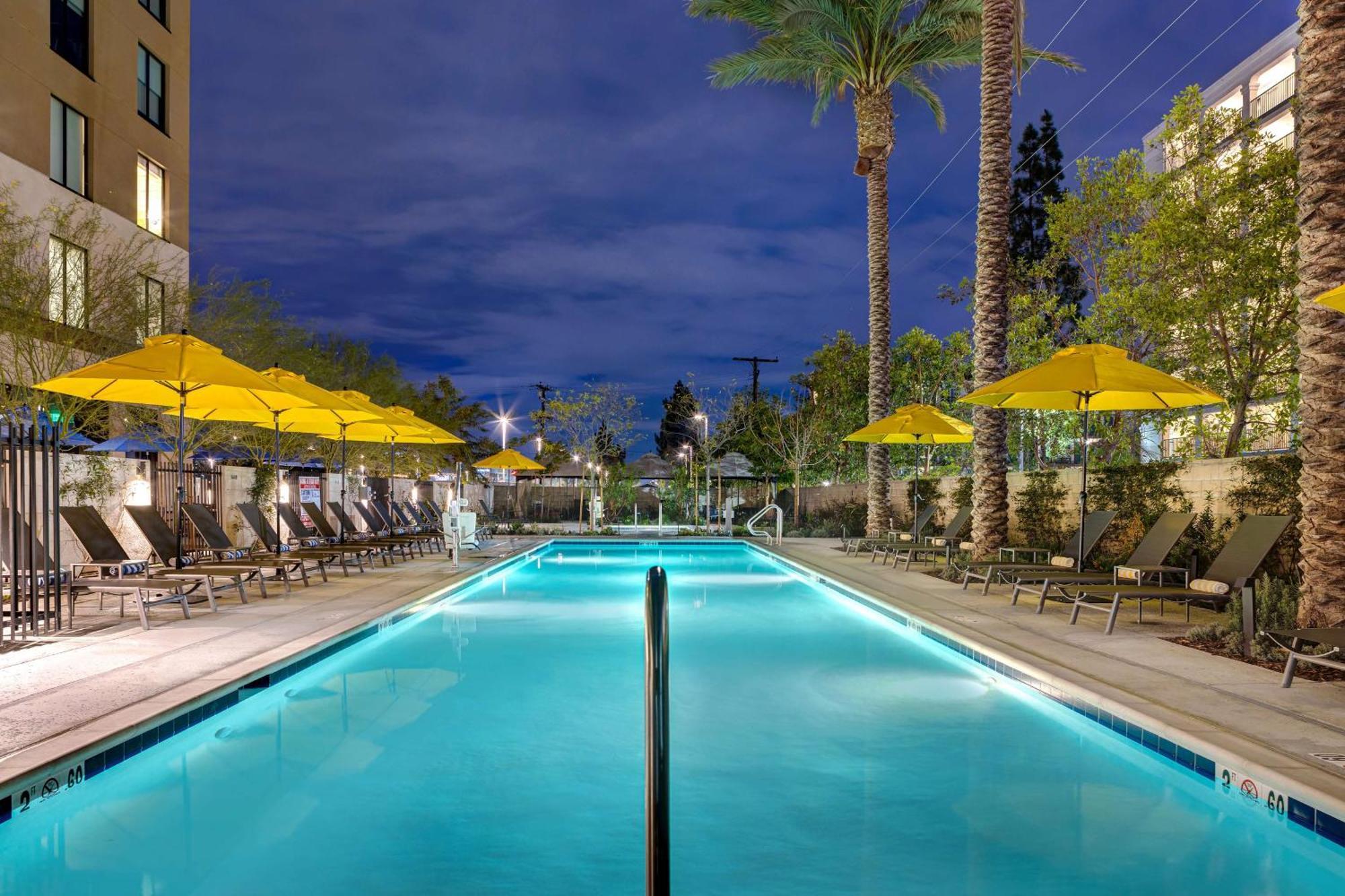 Hilton Garden Inn Anaheim Resort Buitenkant foto